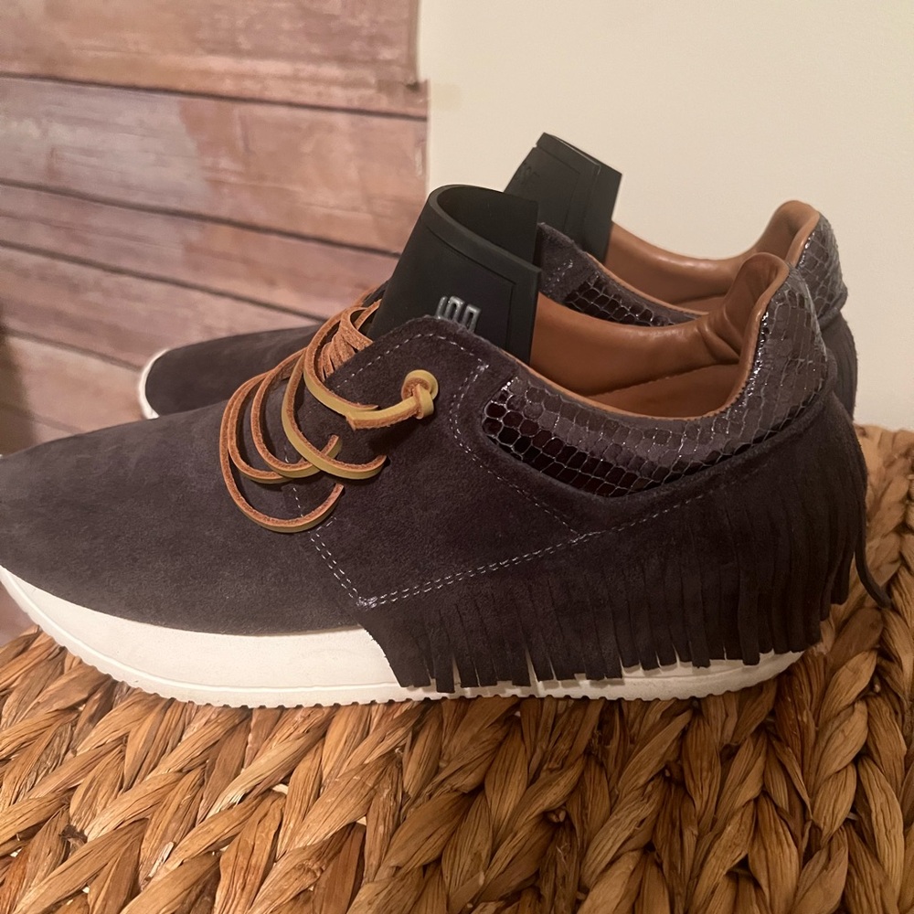 ESSE UT ESSE WOMENS SNEAKERS